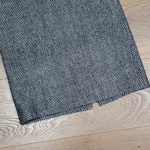 ANN TAYLOR PETITES skirt.   #3335 - Picture 3 of 6